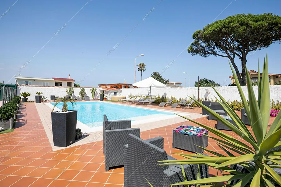 Piscina della villa Anortite, location in stile moderno a Roma