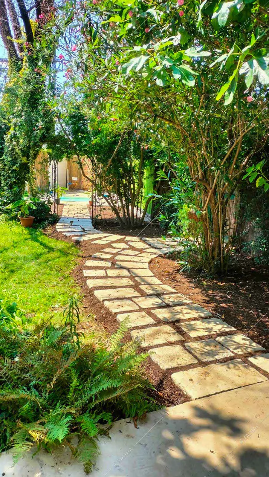 Vialetto dell'appartamento Boldo, location in stile classico a Monza