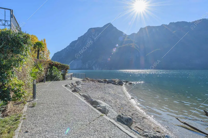 Spiaggia privata e vista sul lago e montagne