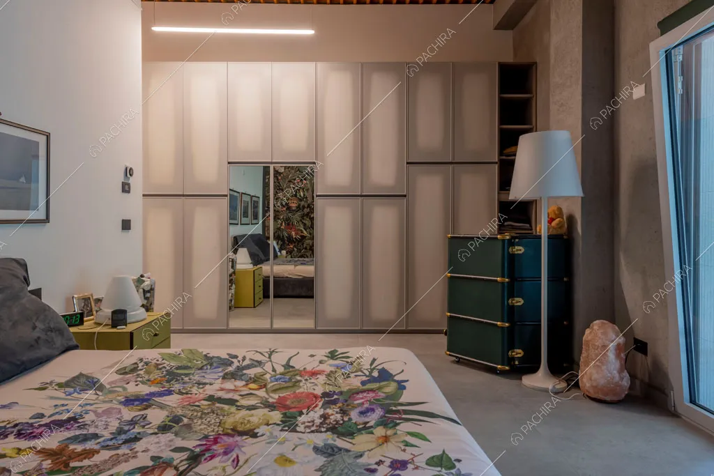 Camera da letto del loft Graviola, location in stile contemporaneo a Milano