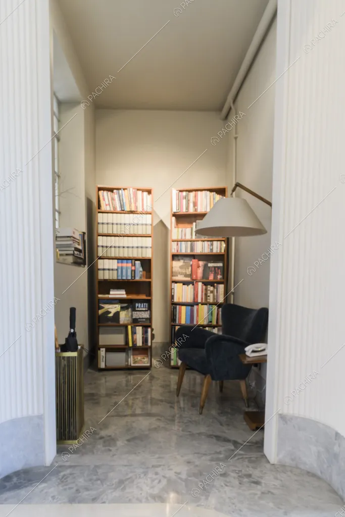 Studio con angolo lettura