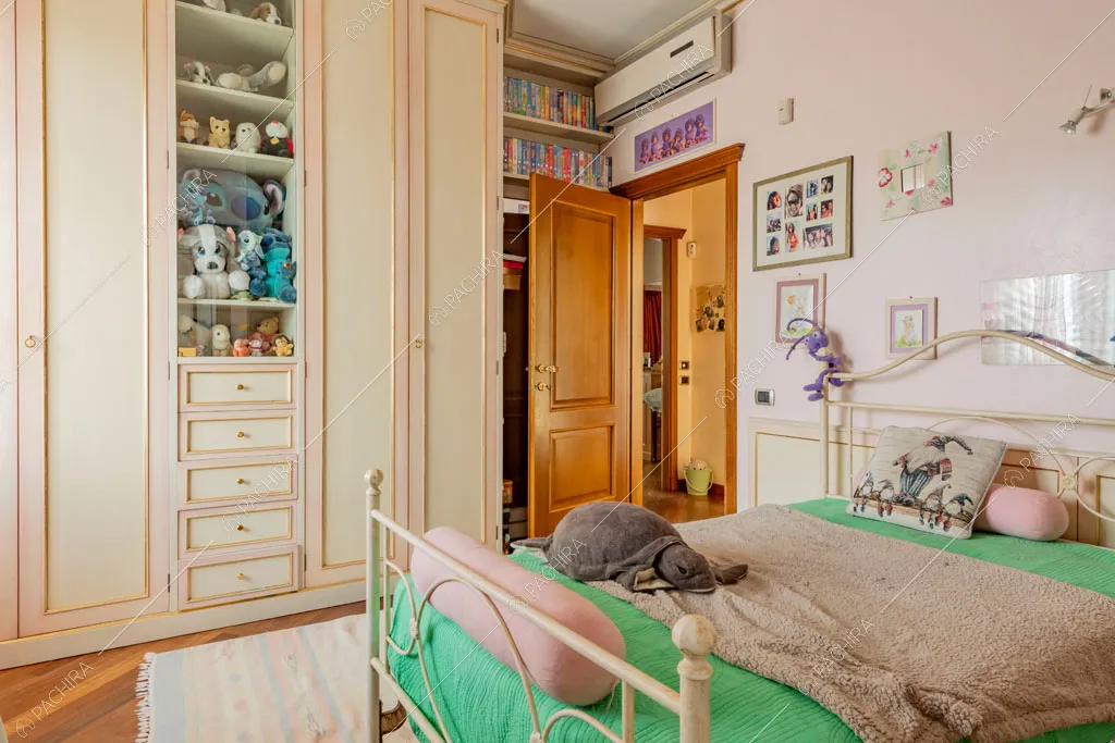 Camera dei bambini della villa Ararat, location in stile classico a Milano