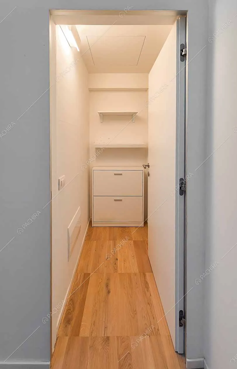 Cabina armadio della location Drina, loft in stile moderno a Milano