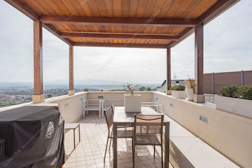 Veranda con vista panoramica della villa Matico, location in stile contemporaneo a Roma