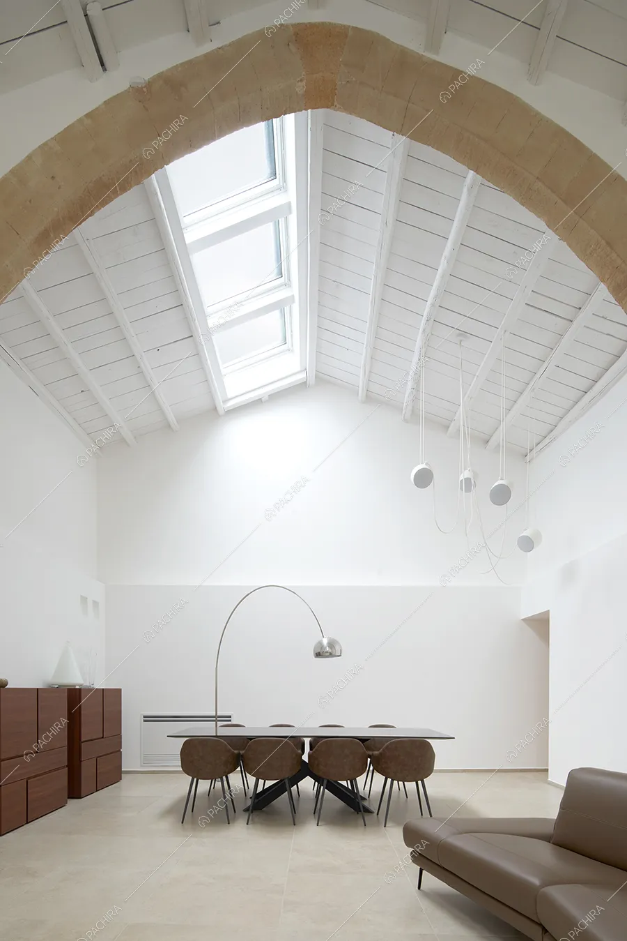 Sala da pranzo della villa Godavari, location in stile moderno a Trapani
