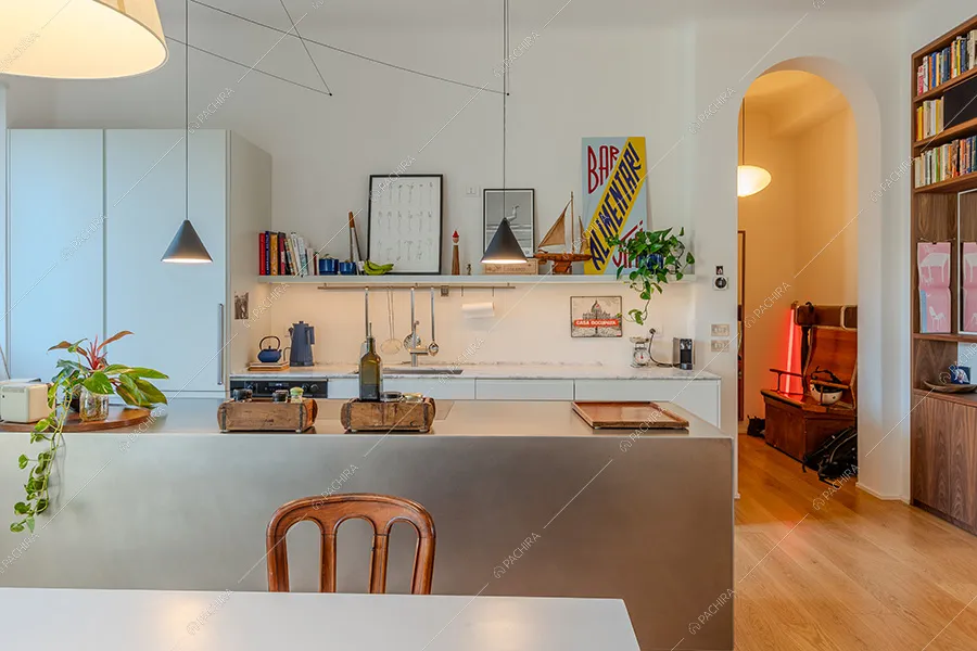 Cucina dell'appartamento moderno Coleo, location per shooting a Milano