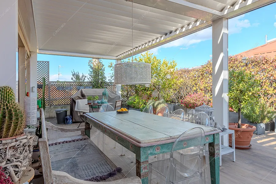 Veranda dell'appartamento Vardar, location in stile classico a Milano
