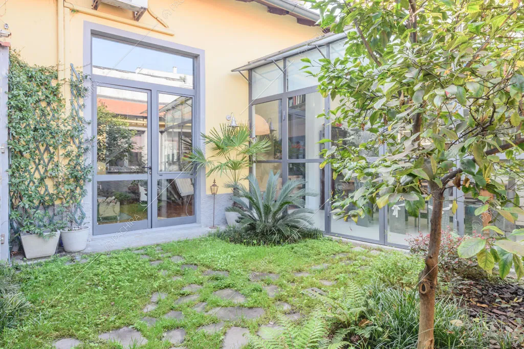 Giardino del loft Cascarilla, location in stile moderno a Milano