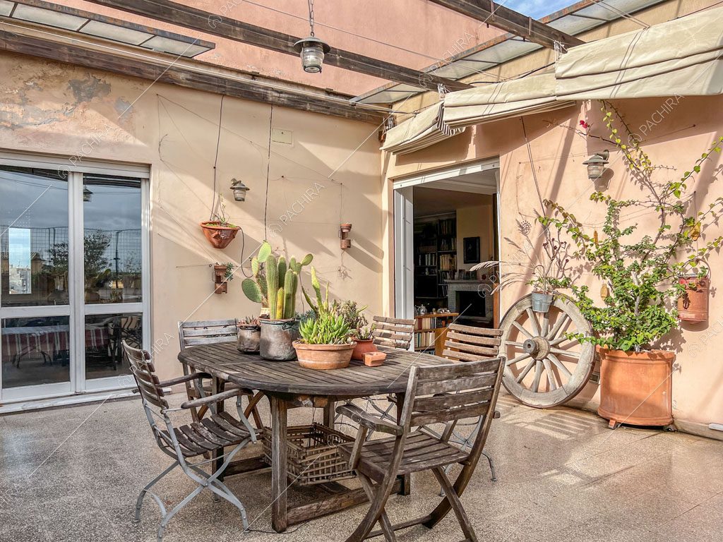 Terrazza dell'appartamento Kuban, location in stile moderno a Roma