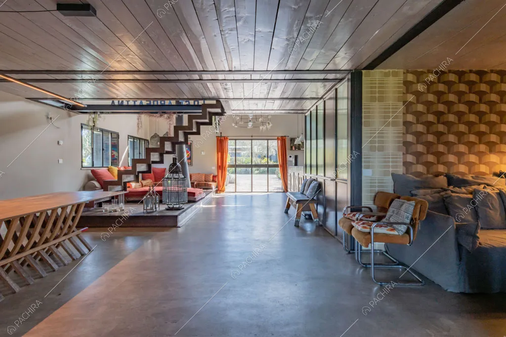 Zona living della location Seine, loft in stile industriale a Roma
