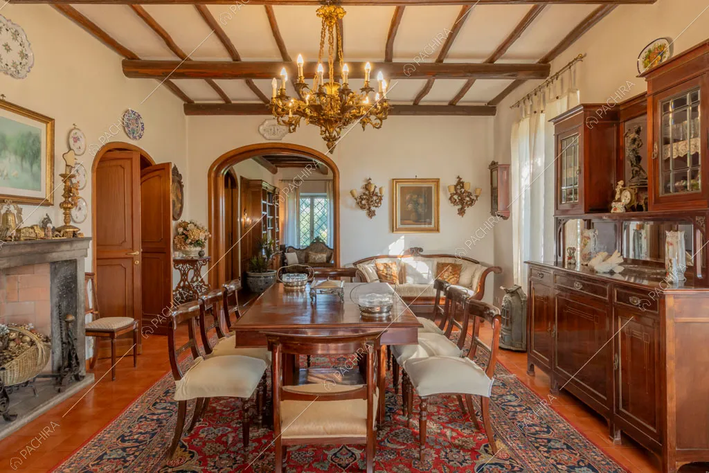 Sala da pranzo della dimora storica Logan, location in stile classico a Roma