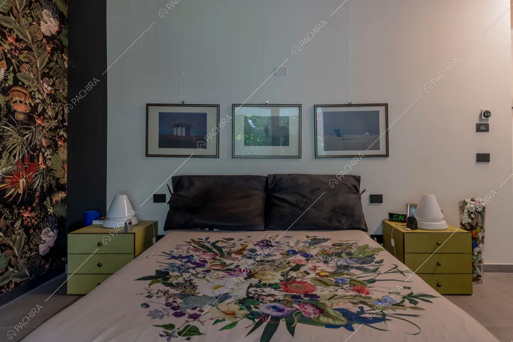 Camera da letto matrimoniale del loft Graviola, location in stile contemporaneo a Milano