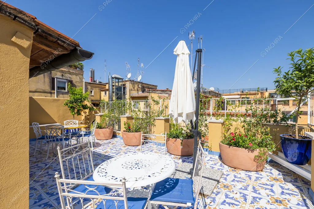 Terrazza dell'appartamento Ural, location in stile moderno a Roma