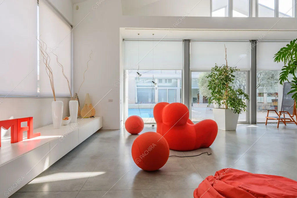 Zona living del loft Inula, location in stile contemporaneo a Varese
