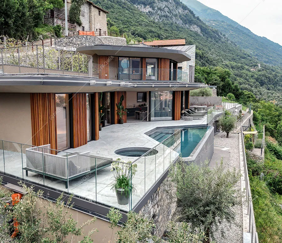 Terrazza della villa Agapanto, location in stile contemporaneo a Como