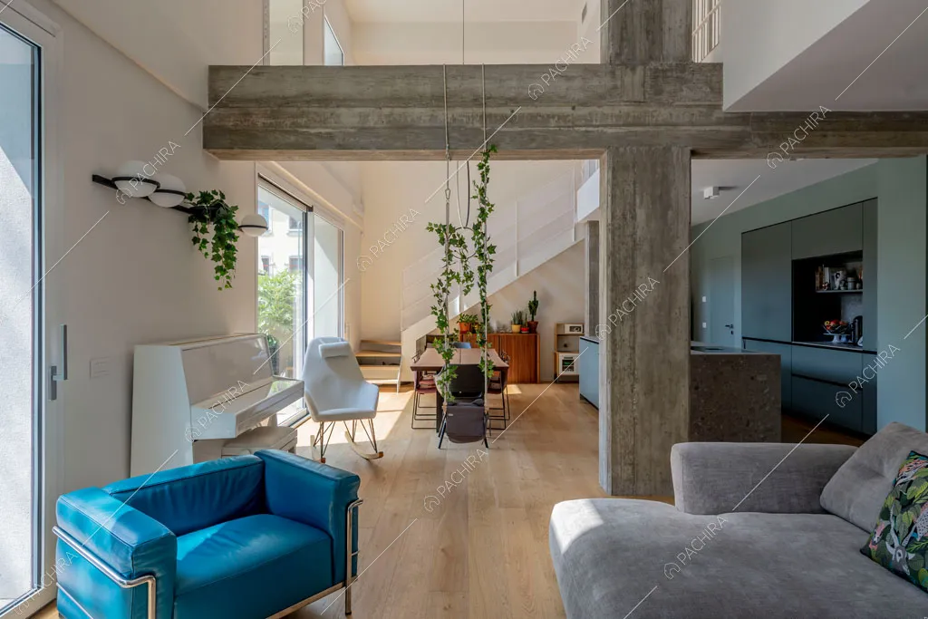 Zona living del loft Fenice, location in stile contemporaneo a Milano
