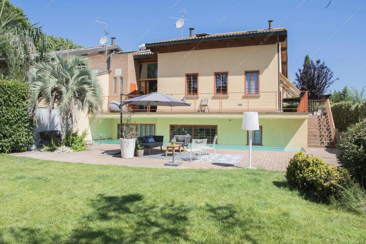 Location Datura villa Roma 18