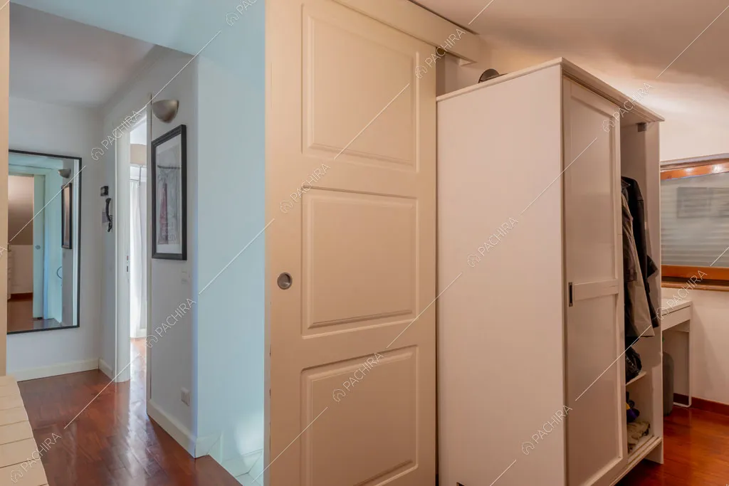 Corridoio della villa Lena, location in stile moderno a Roma