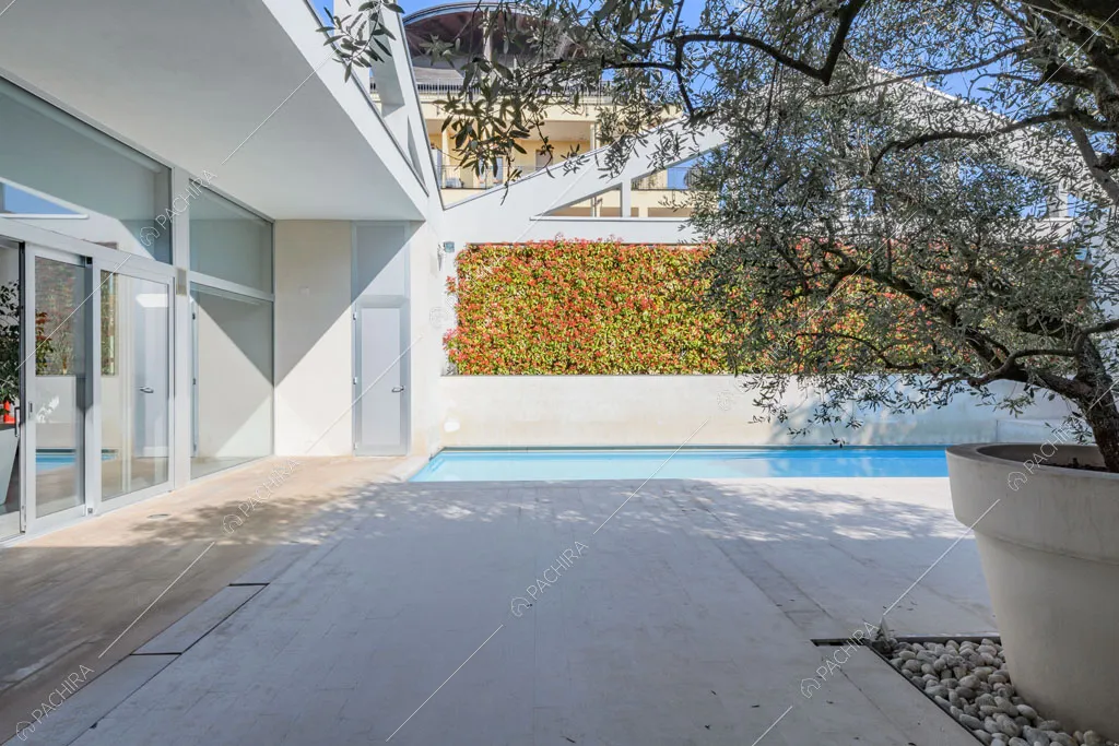 Giardino del loft Inula, location in stile contemporaneo a Varese