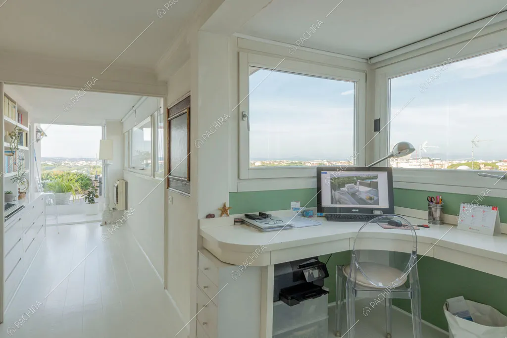 Studio dell'attico Elbrus, location in stile contemporaneo a Roma