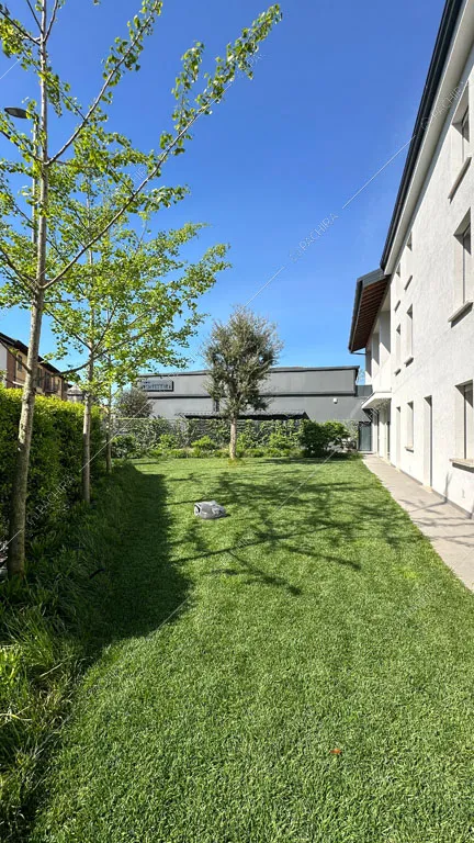 Giardino della villa Makalu, location in stile contemporaneo a Brescia