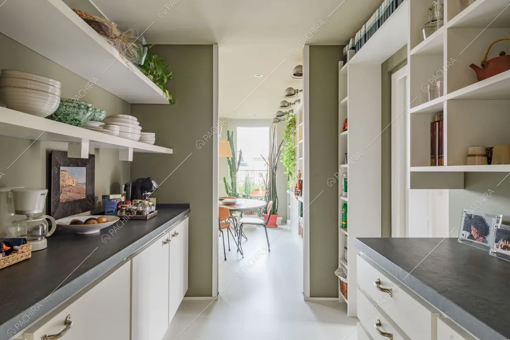 Anticucina dell'appartamento Beryl, location in stile contemporaneo a Milano