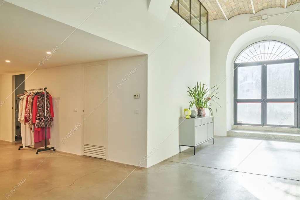 Cabina armadio del loft Manaslu, location in stile minimal a Roma
