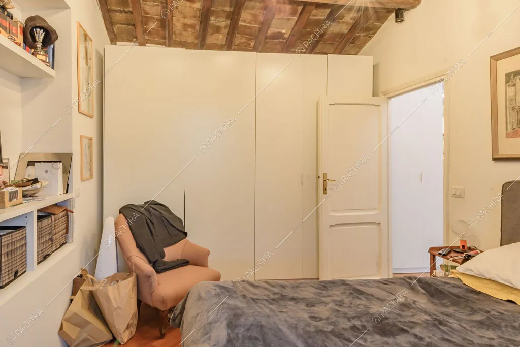 Camera da letto dell'appartamento Roobois, location in stile insolito a Roma