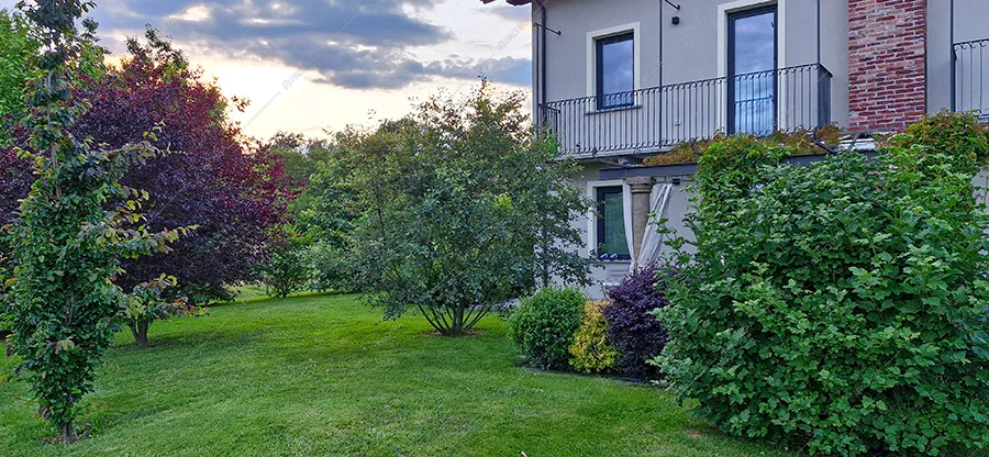 Giardino della villa Jaspis, location in stile moderno a Novara