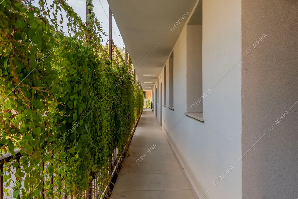 Ballatoio del loft Fenice, location in stile contemporaneo a Milano