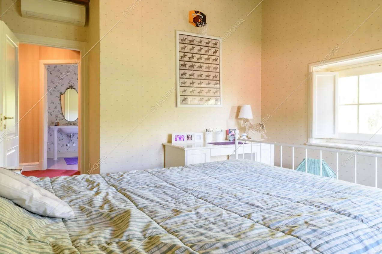 Scorcio sul bagno dalla camera da letto matrimoniale