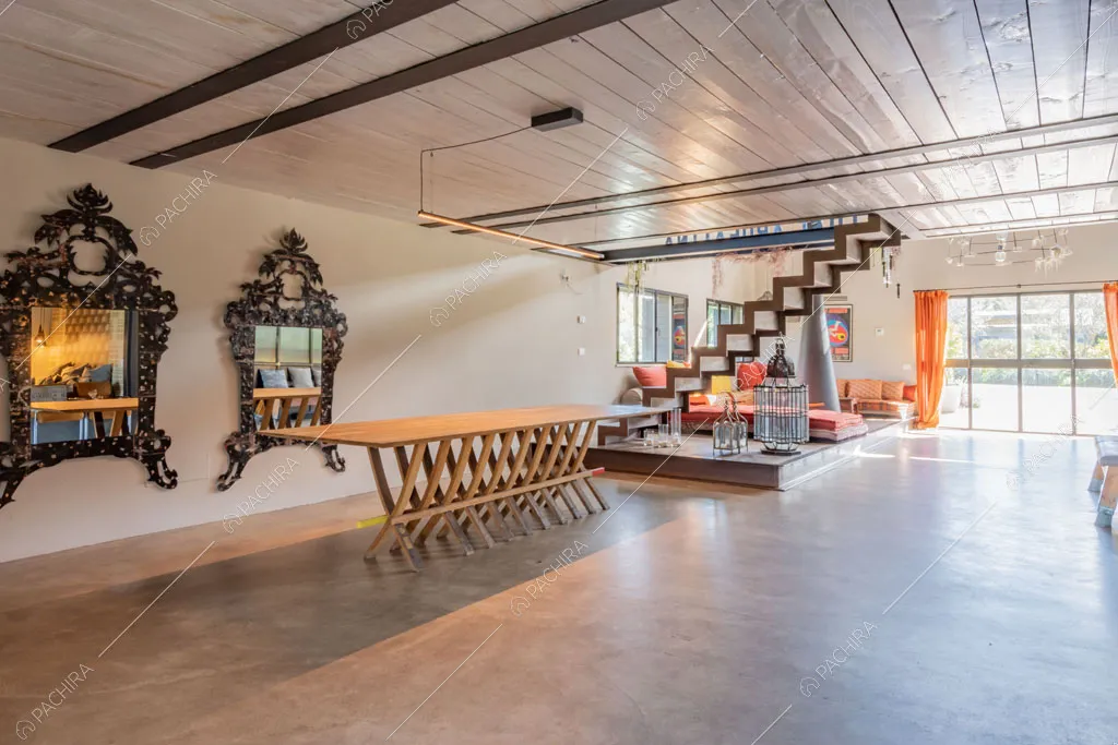 Zona living della location Seine, loft in stile industriale a Roma