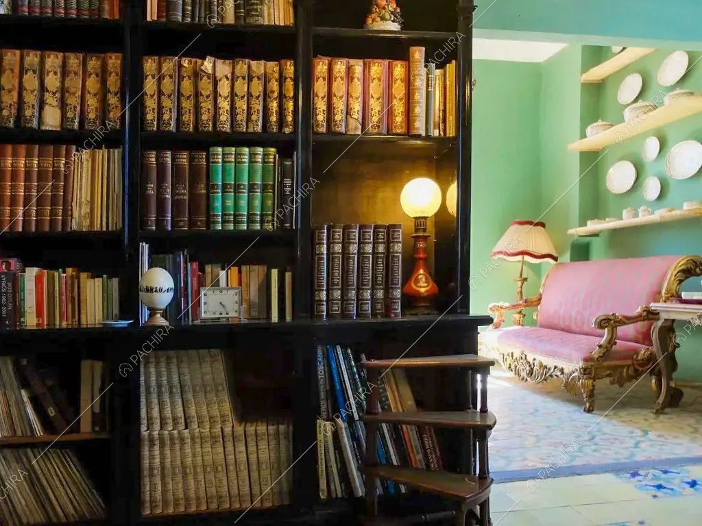 Biblioteca della villa Tanami, location in stile classico a Palermo