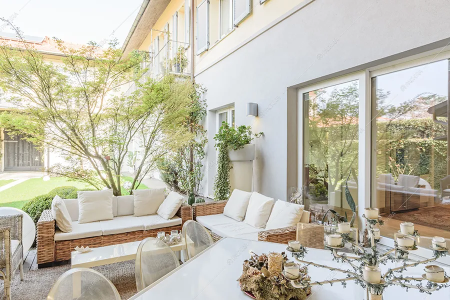 Giardino della villa Nilo, location in stile moderno a Milano