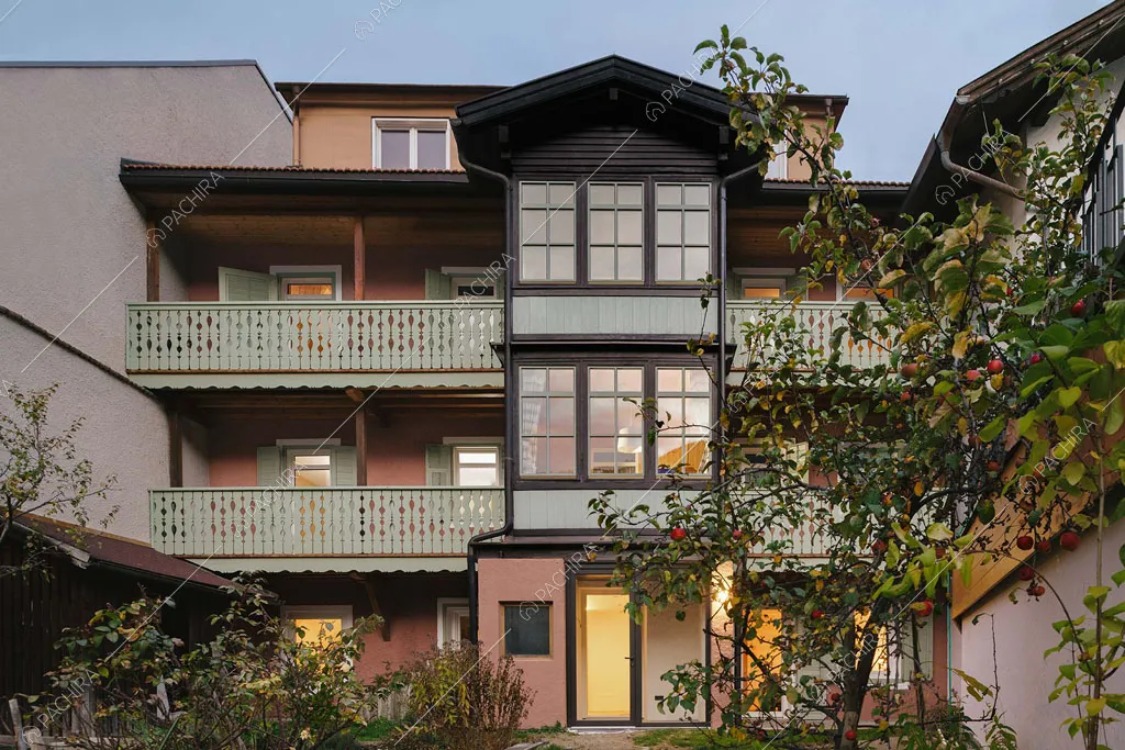 Esterni della villa Botnia, location in stile contemporaneo a Bolzano