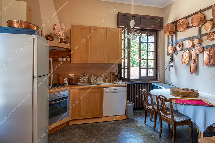 Cucina della villa Realgar, location in stile country a Milano
