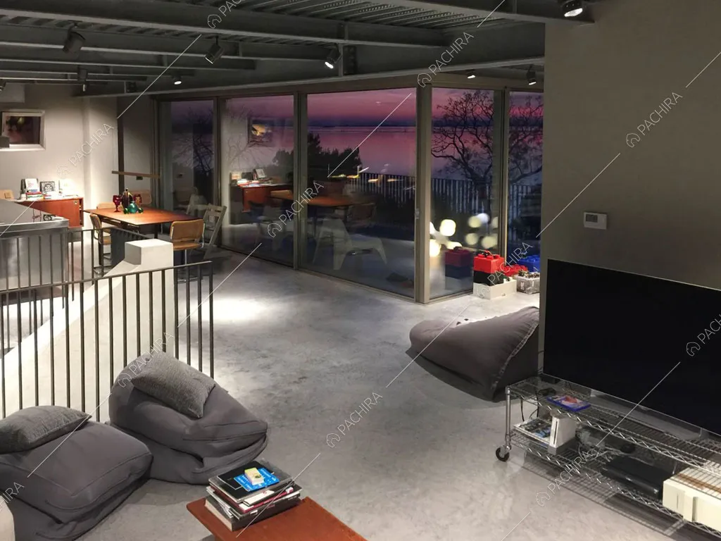 Zona living dell'attico Terek, location in stile contemporaneo a Venezia