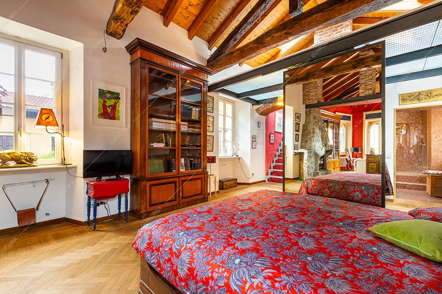 Camera da letto della villa Laptev, location in stile eclettico a Varese