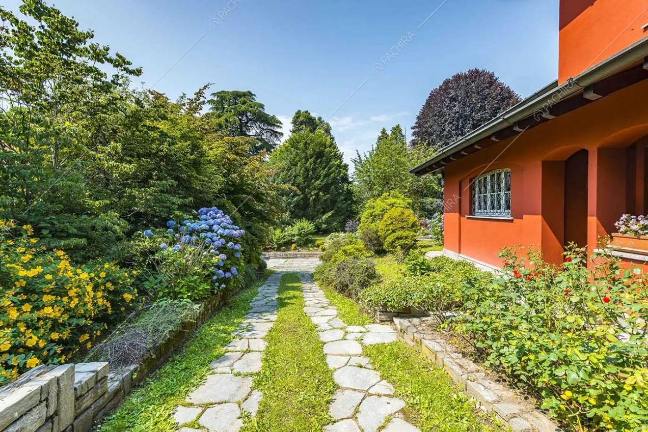 Vialetto della villa Archibusa, location in stile classico a Como
