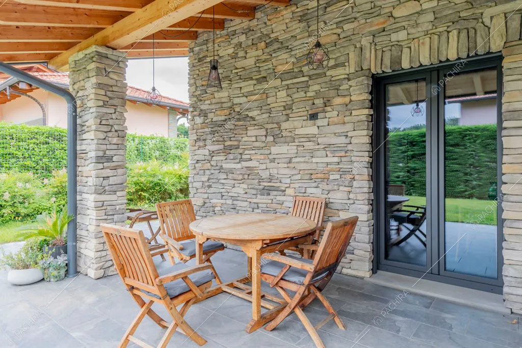 Veranda della villa Galena, location in stile contemporaneo a Monza