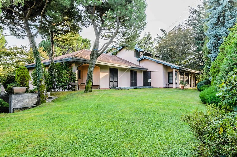 Giardino della villa Mekong, location in stile classico a Varese
