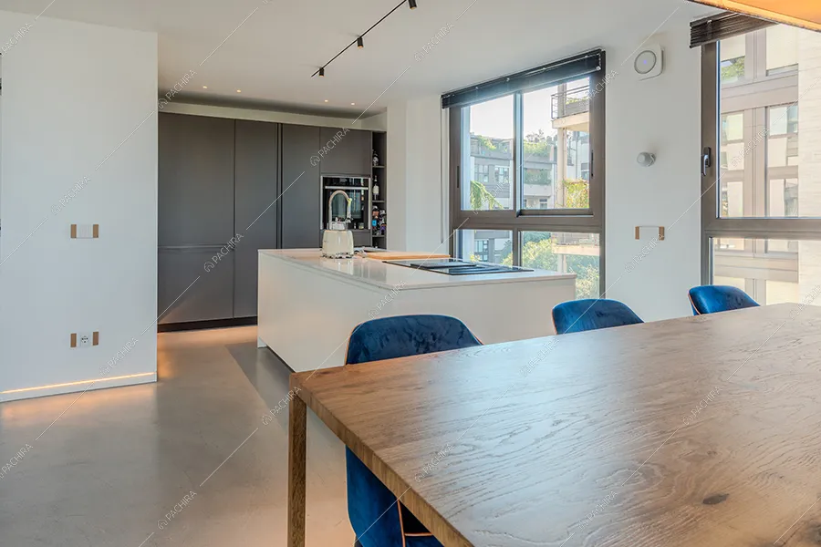 Cucina del loft Calluna, location in stile contemporaneo a Milano