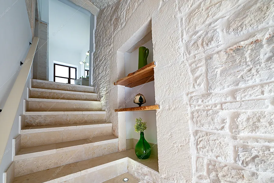 Scale della masseria Khamsin, location in stile rustico a Taranto