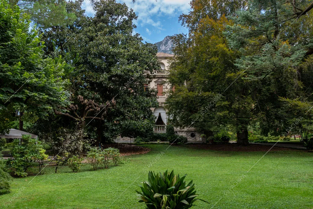 Parco della dimora storica Taurus, location in stile classico a Lecco
