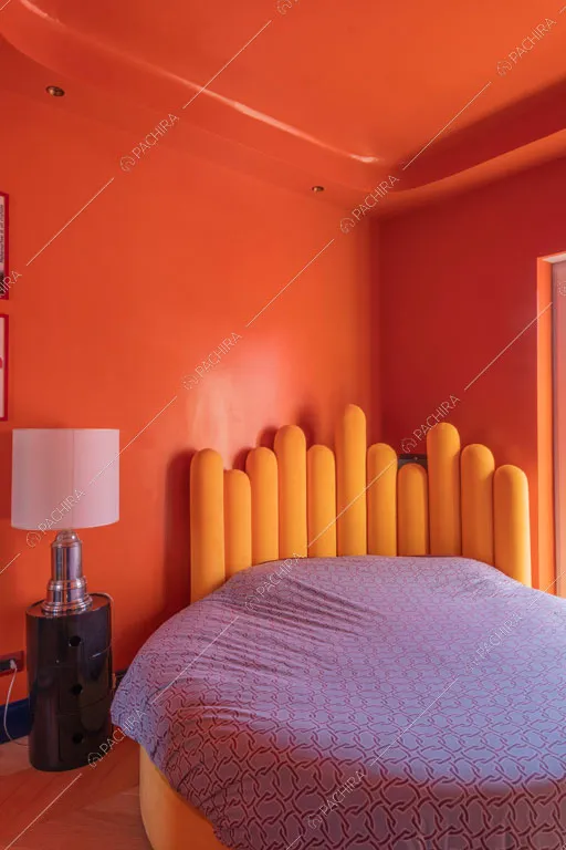 Camera da letto dell'appartamento Gila, location in stile contemporaneo a Roma