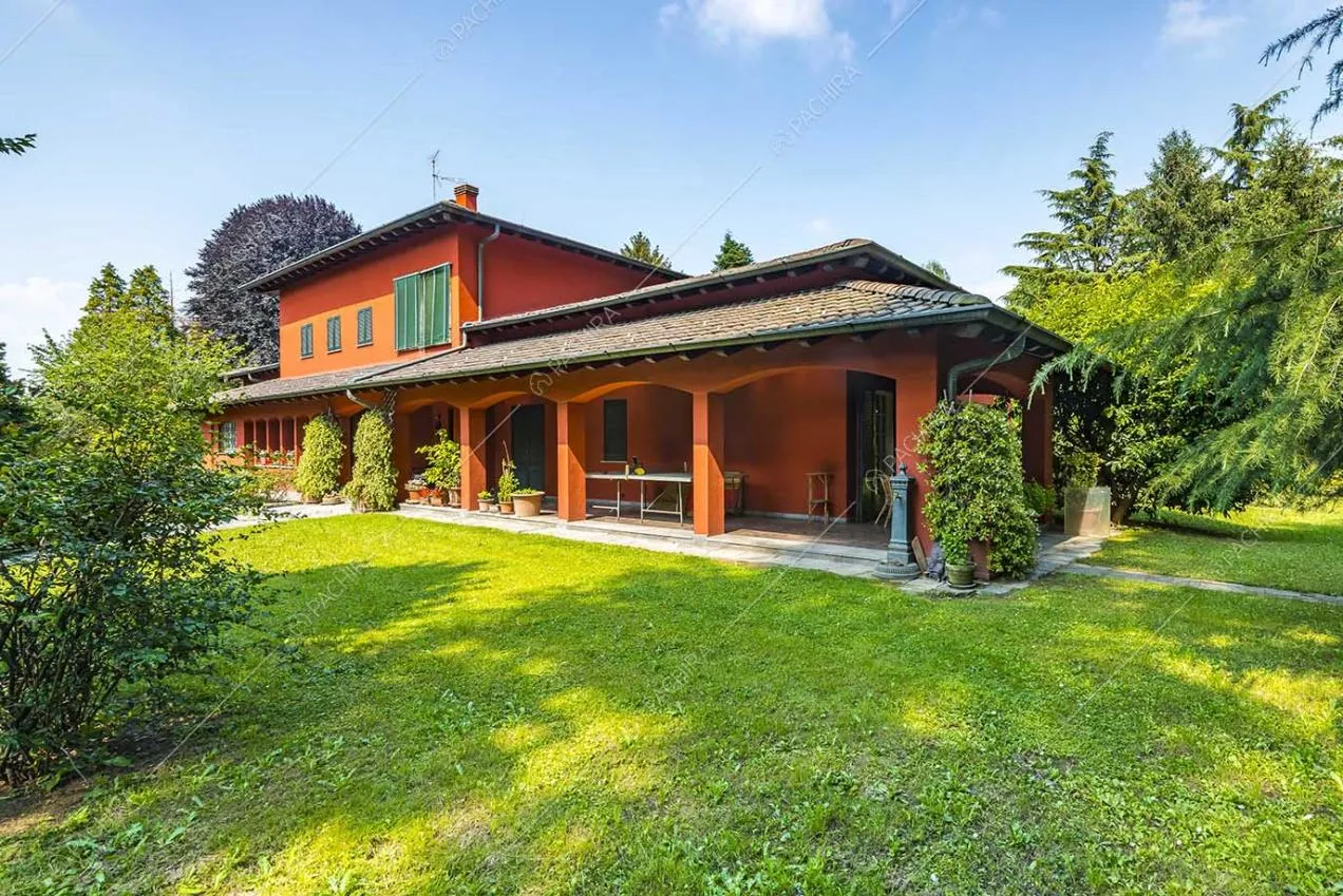 Esterni della villa Archibusa, location in stile classico a Como