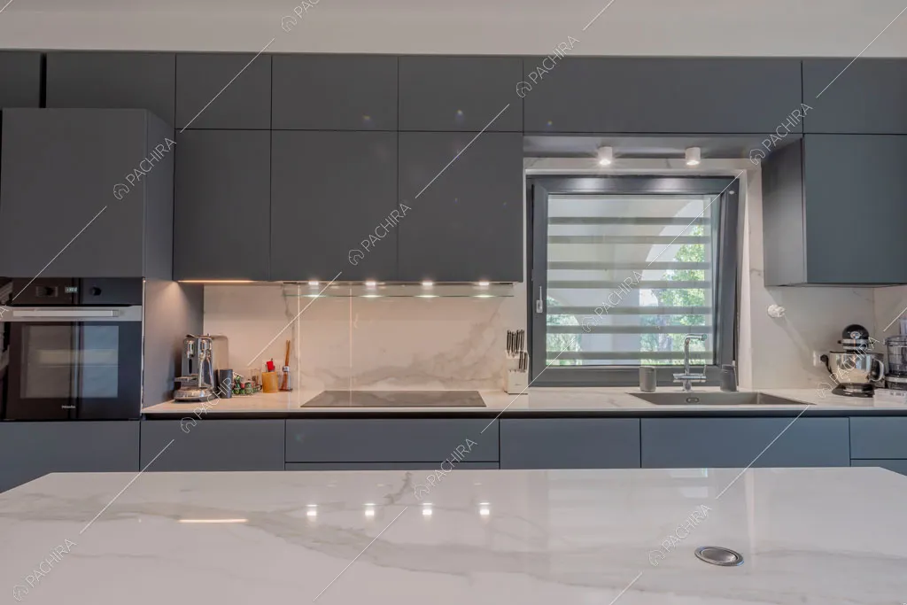 Cucina della villa Orinoco, location in stile contemporaneo a Roma